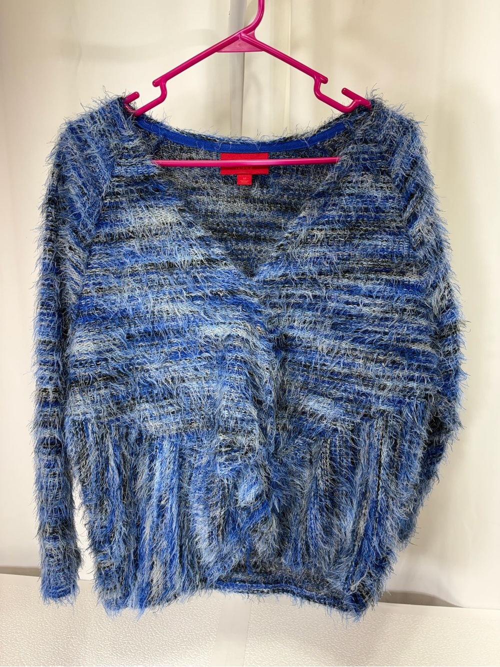 Jennifer Lopez Blue and Gray Fuzzy V-Neck Sweater 3802